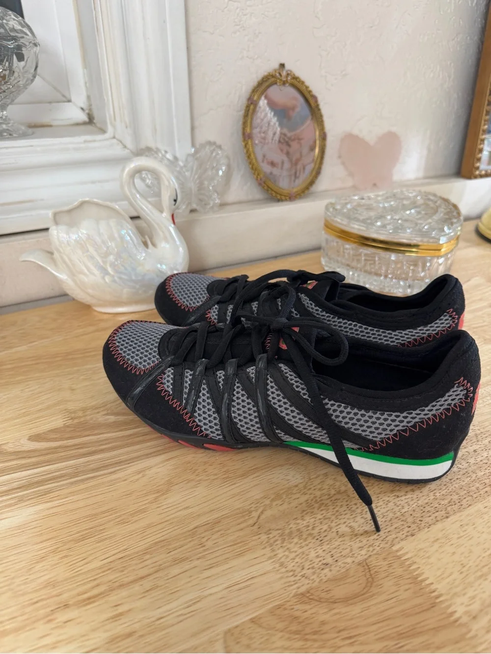Rocket Dog Y2K Mesh Sneakers Size 8.5 | Black Pink Retro Trainers
